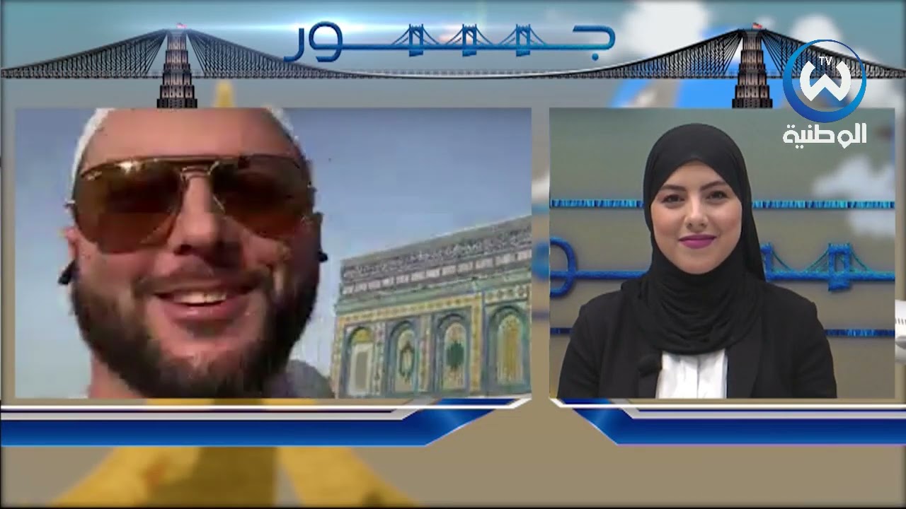 شاهد.. جزائريون يتجولون في مدينة القـ..دس المحتلة ويؤدون الصلاة بالمسجد الأقصى