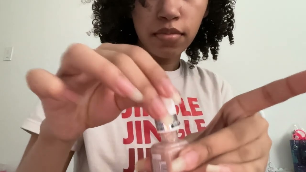ASMR repainting my nails 💅 
