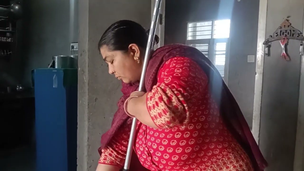 न जाने इसकी मां  इसको छोड़ कर कहां चली गई😥😢😰