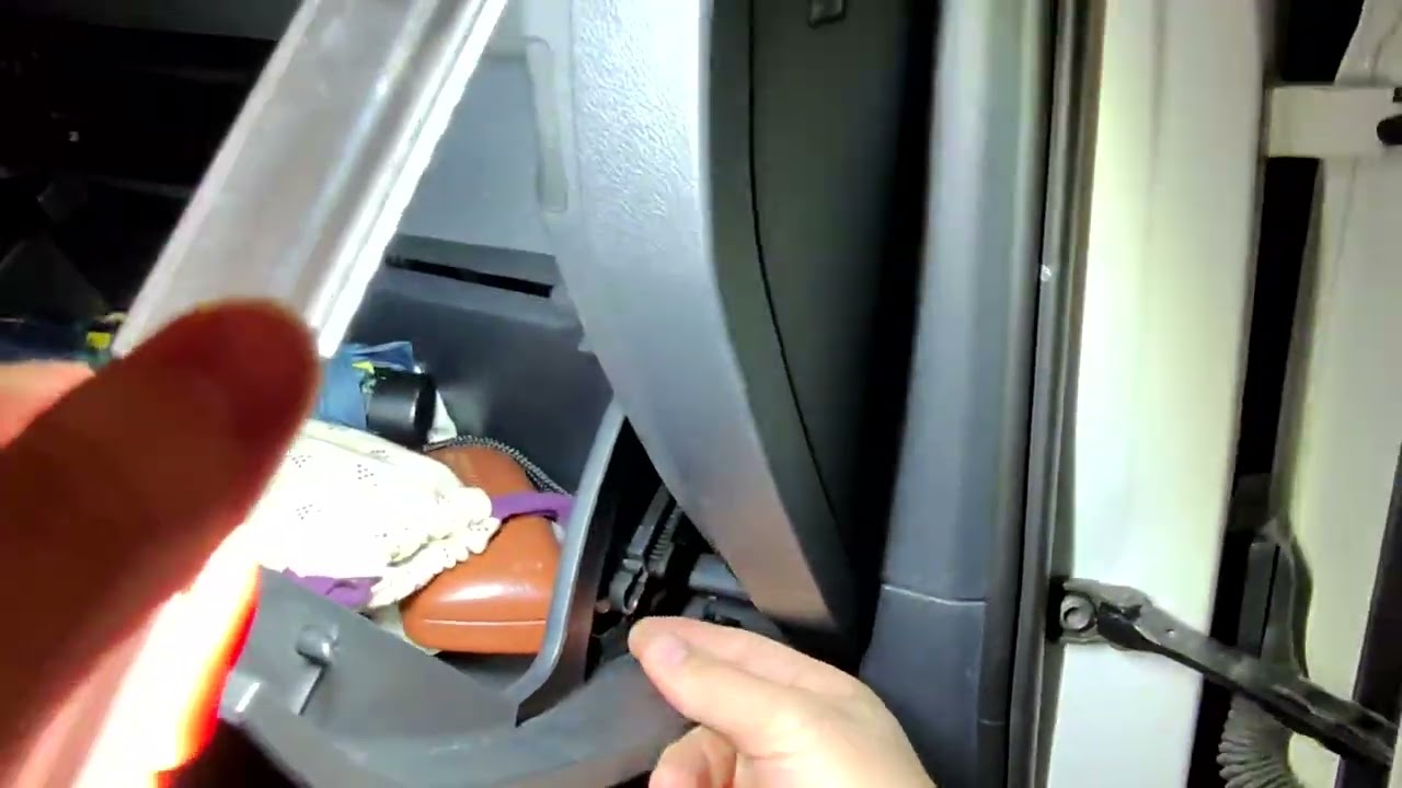 Volkswagen Tiguan, 2018 localisation du filtre d’habitacle
