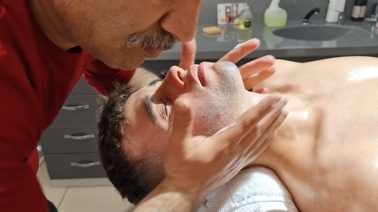 SLEEP COMFORTABLY WITH MUNUR ONKAN! CHEST MASSAGE IN THE SEAT,