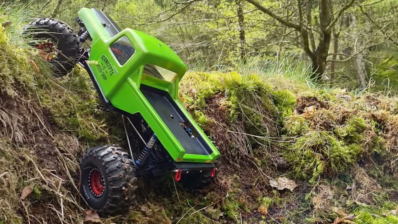 Procrawler Flatgekko Element RC Power Wagon vs Element RC Enduro Kit Creep The Woodfellas