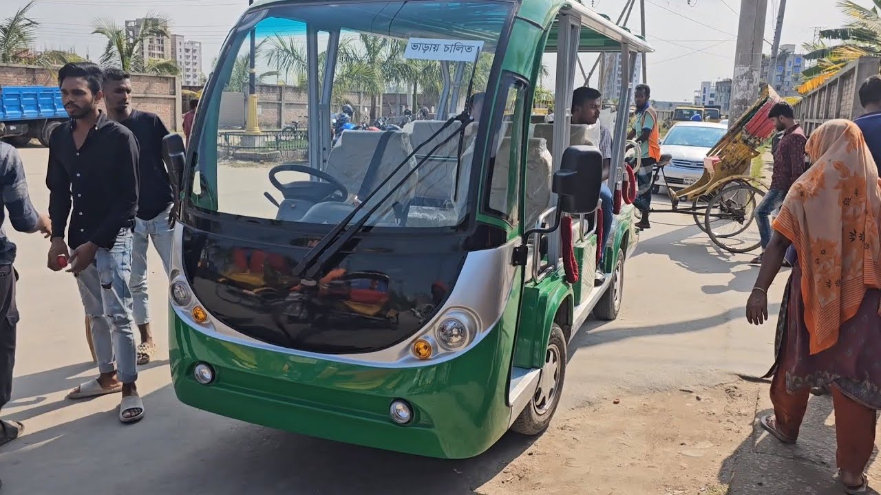 এই প্রথম বসুন্ধরাতে ব্যাটারি চালিত মিনিবাস চালু হয়েছে