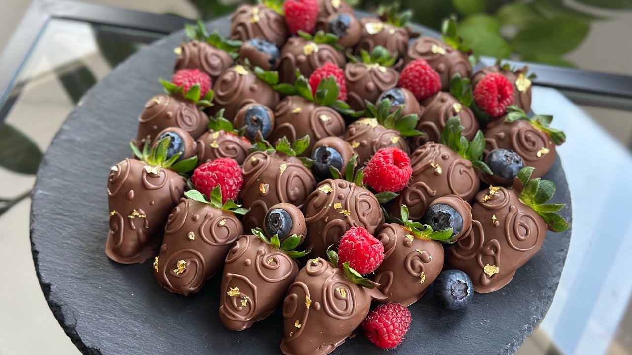 КЛУБНИКА ￼В ШОКОЛАДЕ 🍓Быстро и ОЧЕНЬ  вкусно 🍓Новый способ темперированния ￼ шоколада