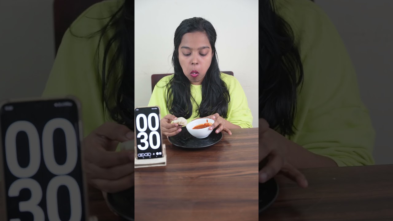60 SECOND Momos Eating Challenge   #shorts #ytshorts #eatingchallenge  #minkutinku #momos