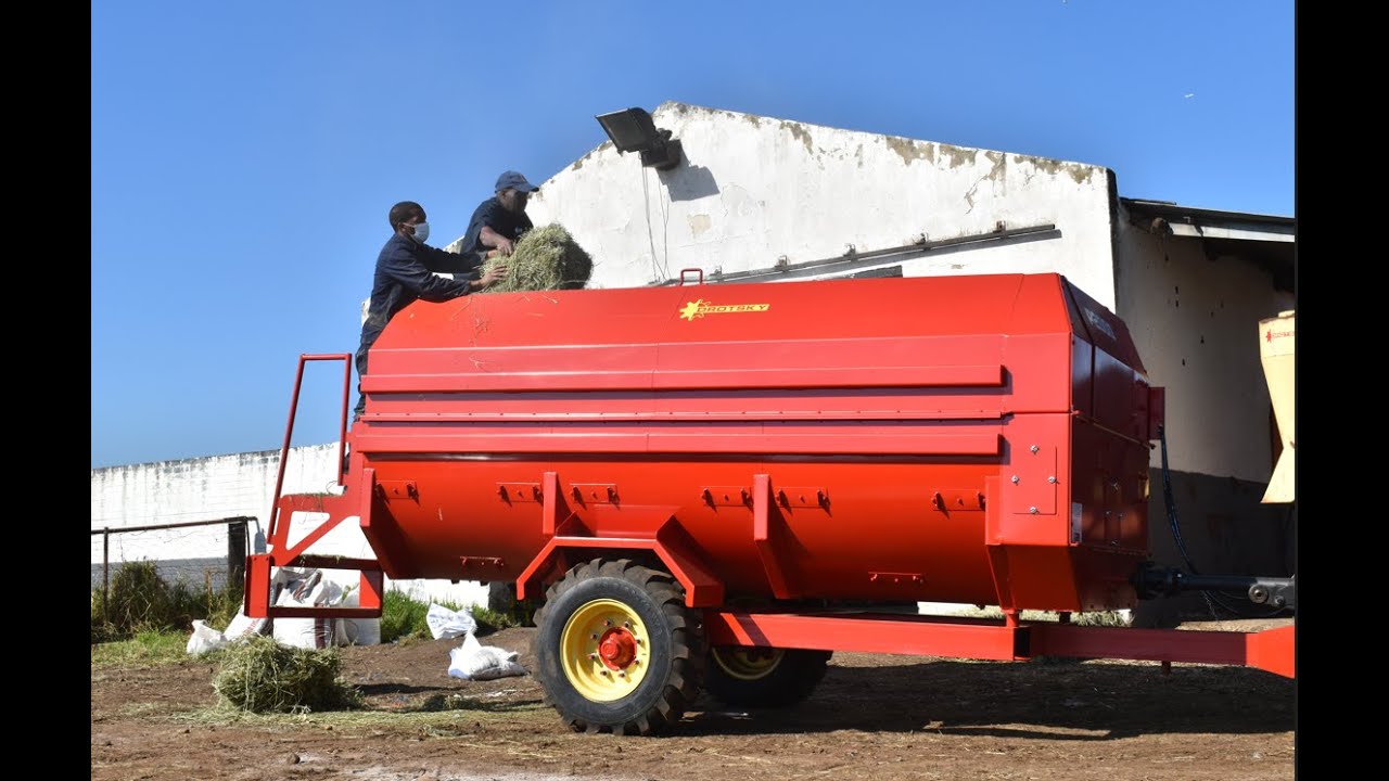 Drotsky P2000 Paddle-auger mixer wagon