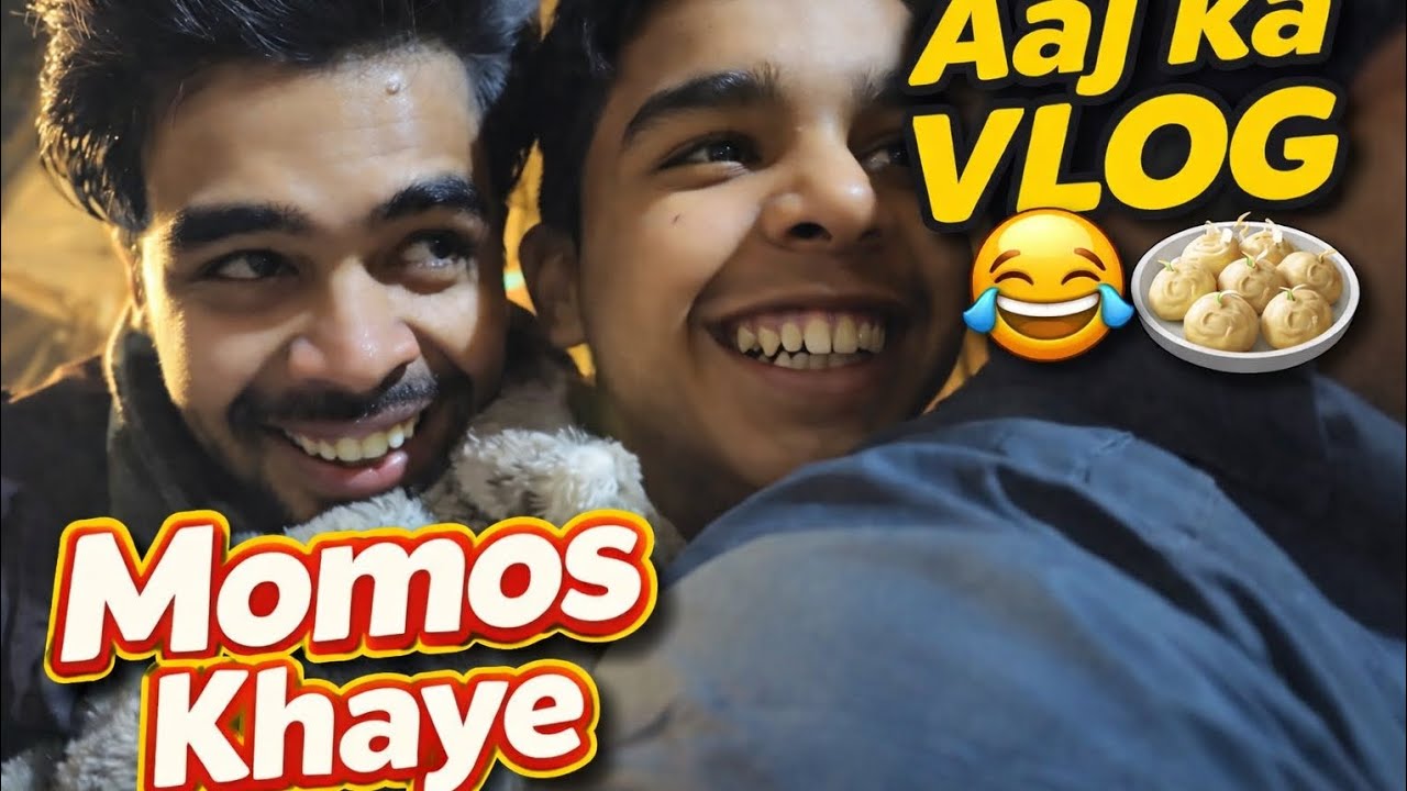 Momos khane gaye the, hasi ruk hi nahi rahi 😂”#vlog #nightvlog #momos #youtube #trending 
