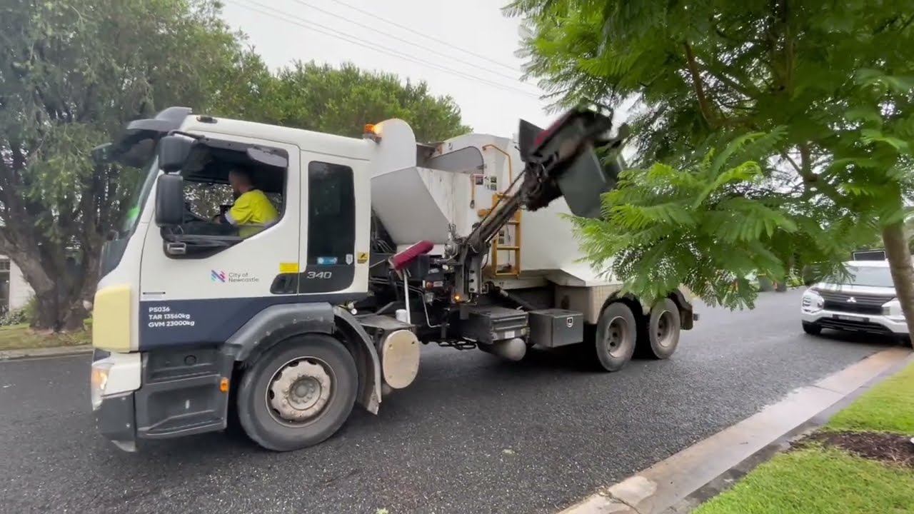 Newcastle garbage - p5036
