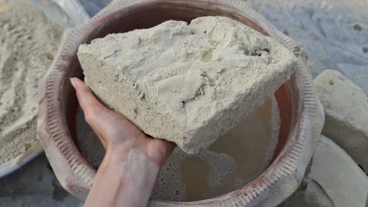 New video Multani mitti dirt dry&water clay pot crumbling