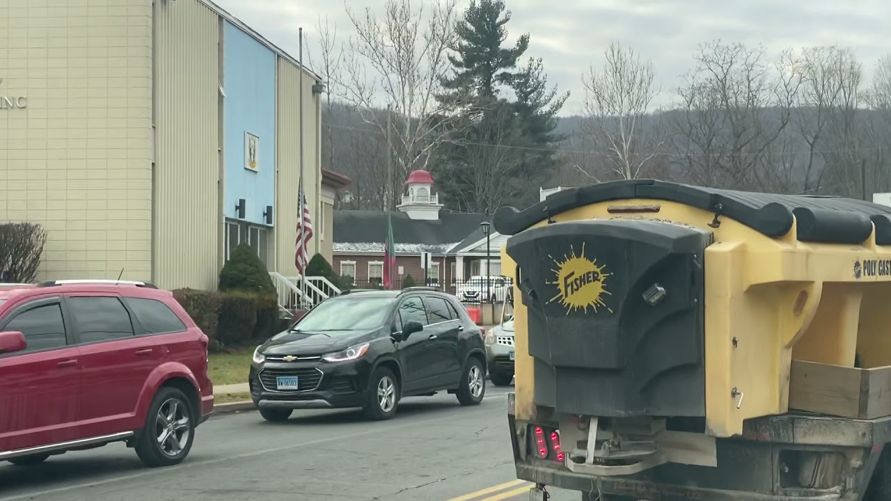 Naugatuck ct Downtown drive-through￼