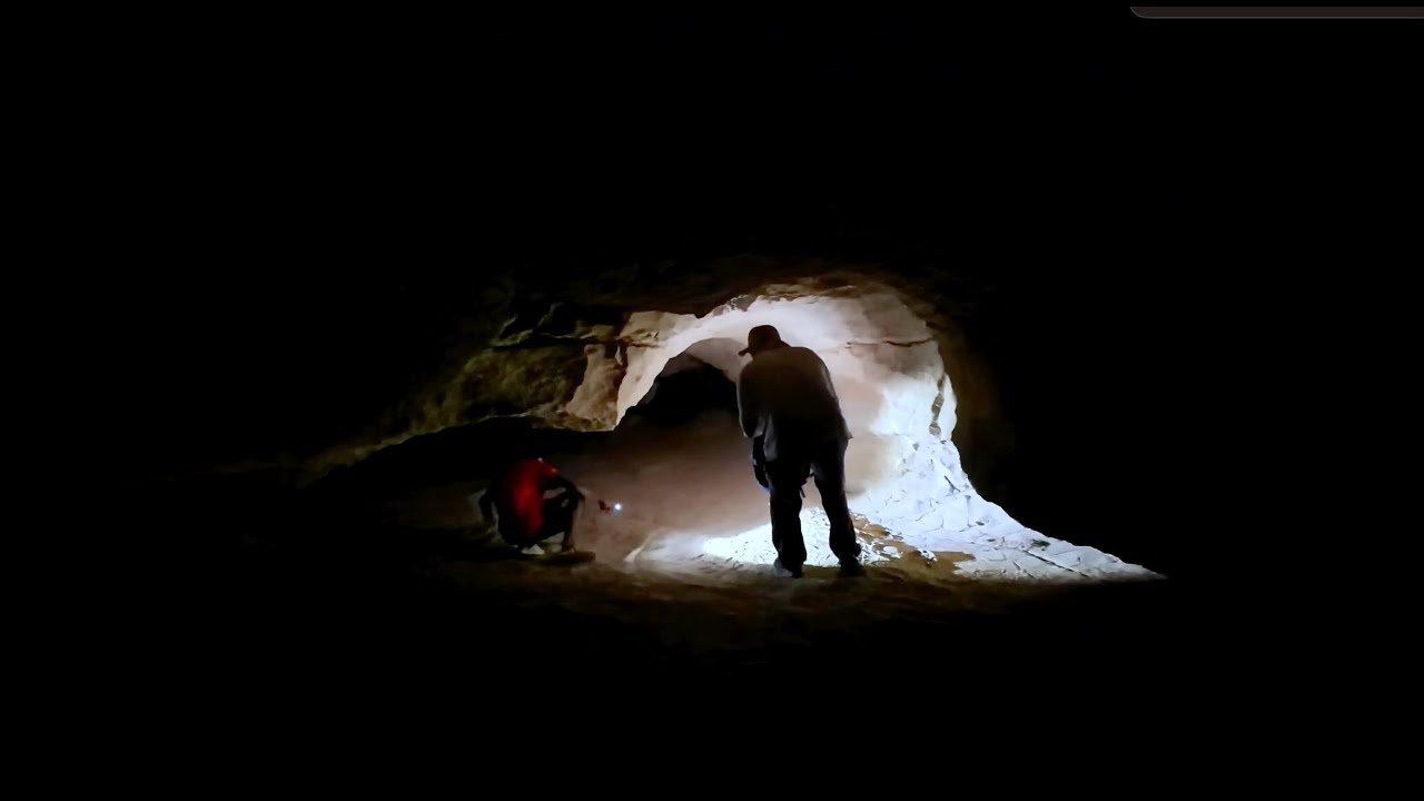 WADI BADI KHALID DEEP INSIDE THE CAVE, OMAN 4K