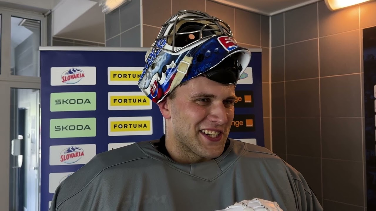 Brankár Samuel Hlavaj po príchode na prípravný kemp pred MS v hokeji 2025