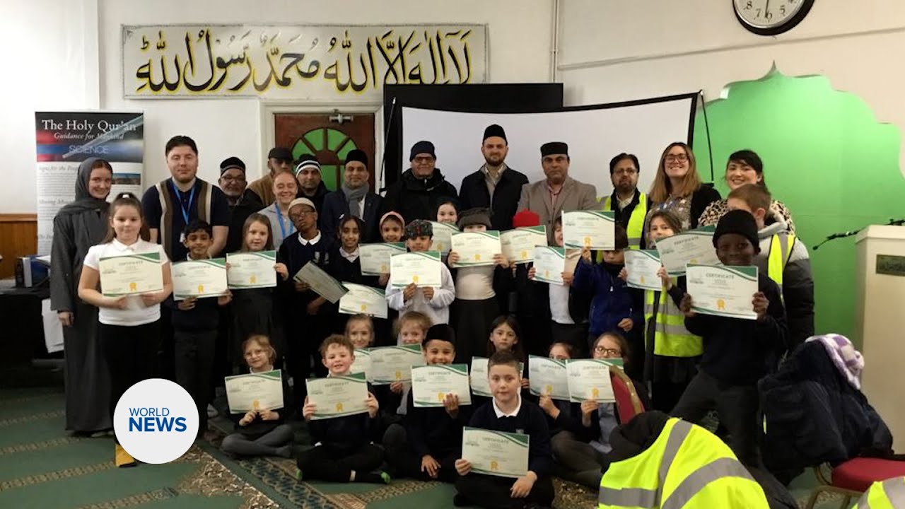 Students visit Baitus Samad Mosque in Huddersfield, UK