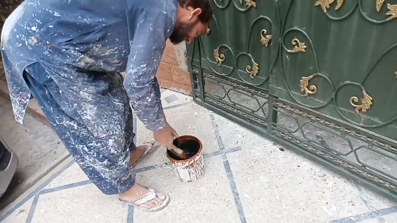 10 Marla House Beautiful Paint In Lahore 