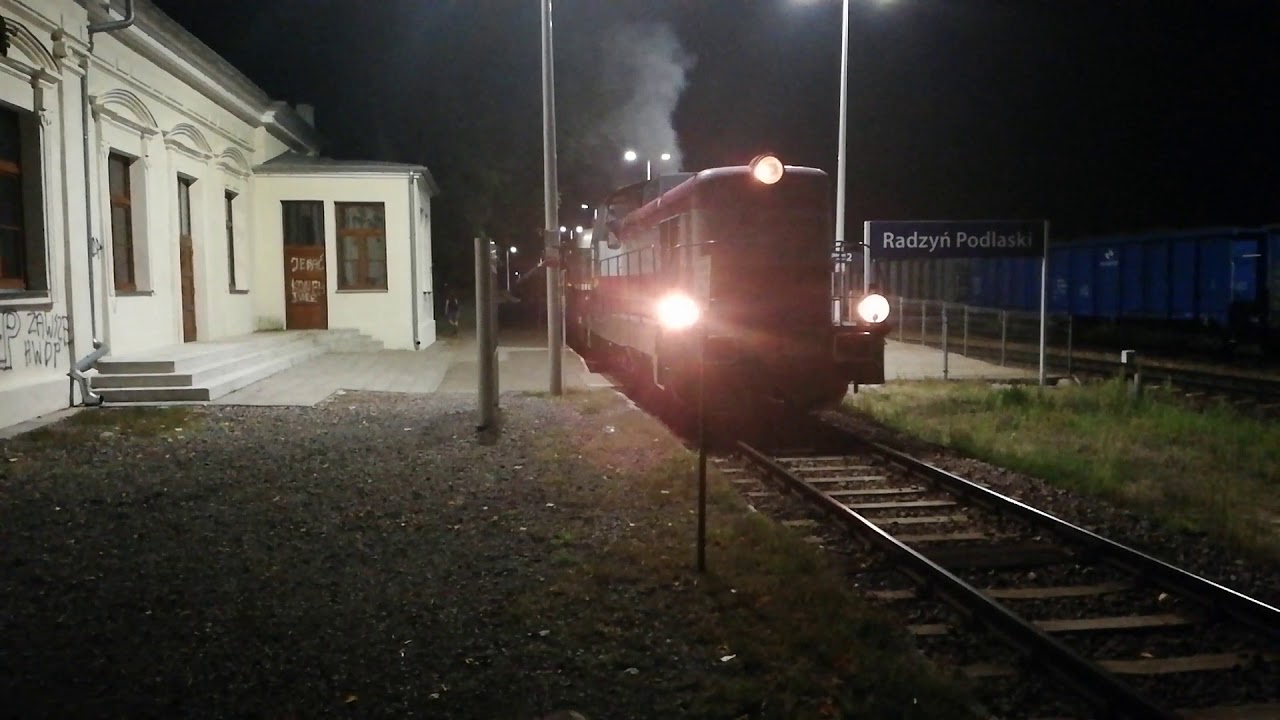 SU42-535 z Kiblami itp EN57-1317 rb w kierunku [Łukowa]