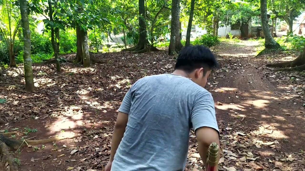 Sweeping The Yard - Menyapu Halaman #asmr