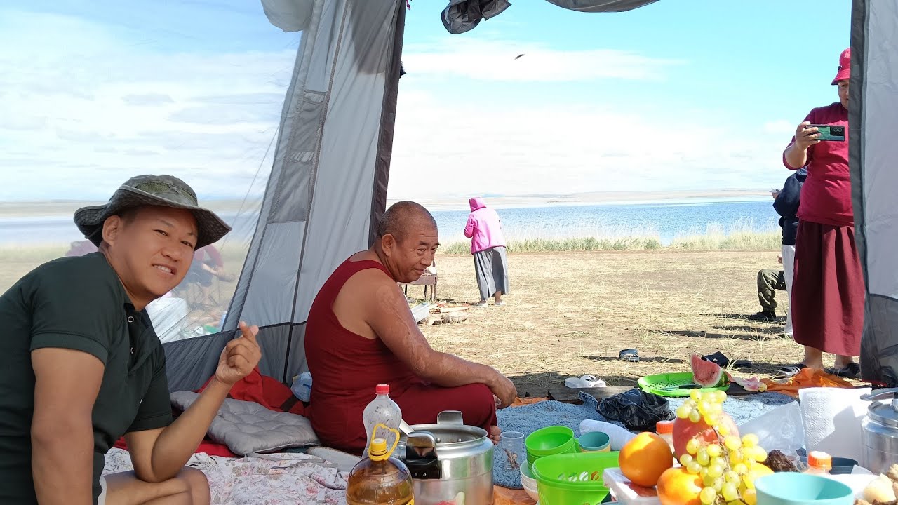 ར་ཤི་ཡའི་ལུམ་པར་ཁྱམ་ཁྱམ་སོང་བའི་ཡུལ་སྐྱིད་བརྙན་ཐུང་།