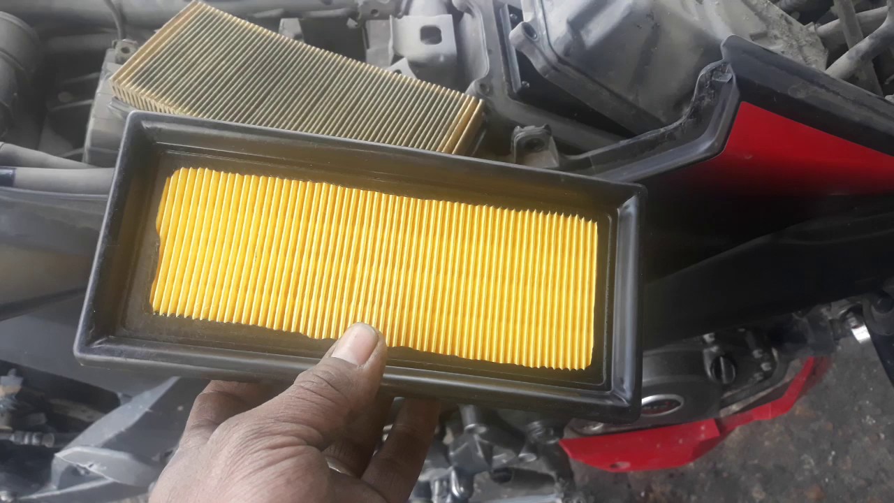 Bajaj pulsar NS200 Airfilter changing Guide - Easy way to save money !