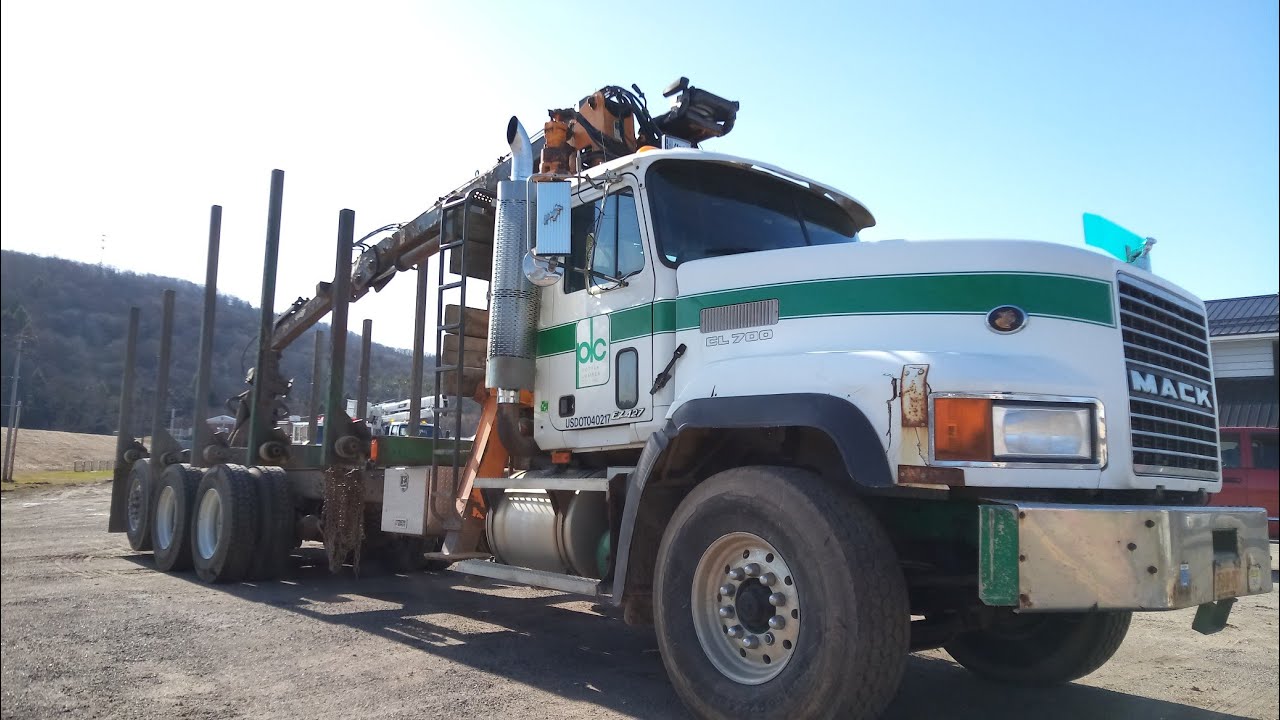 Mack  CL700 log truck