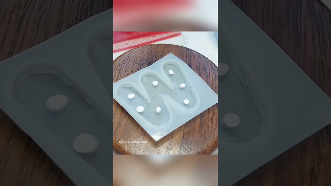 epoxy resin base letter and UV resin for decorating and doming 