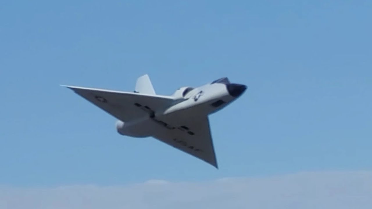 ПЕРВЫЙ ПОЛЕТ R/C МОДЕЛИ CONVAIR F-106 DELTA DART!! Сборка Пола Стейлли