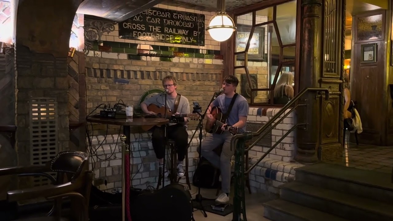 Pig&rsquo;s Lane Pub - Killarney - October