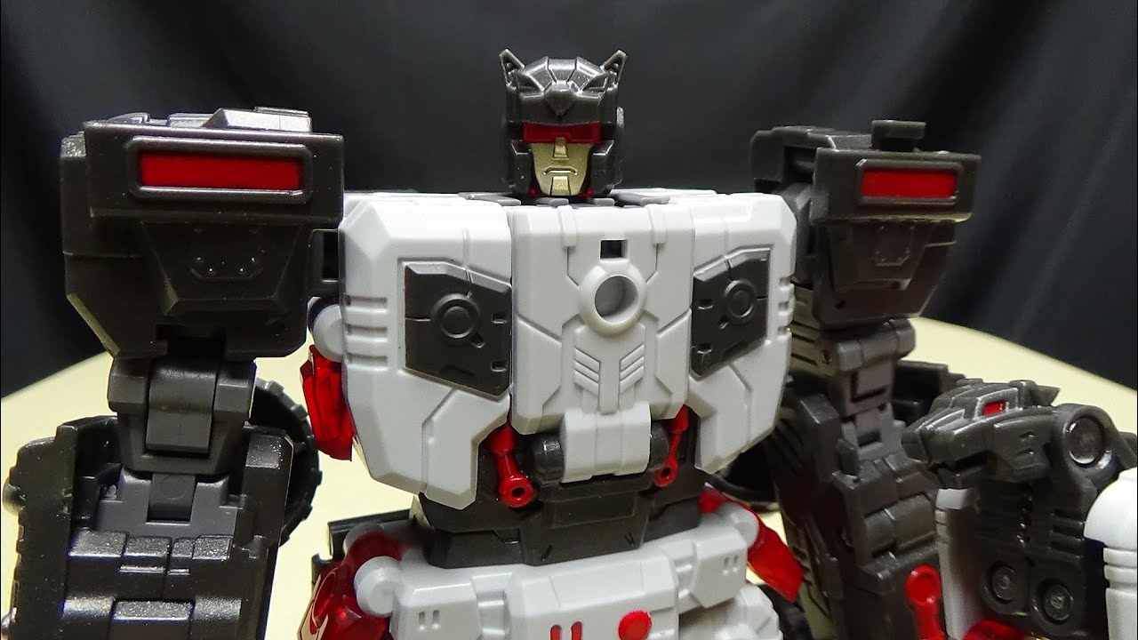 TFC Toys CERBERUS (Jallguar): EmGo's Transformers Reviews N' Stuff