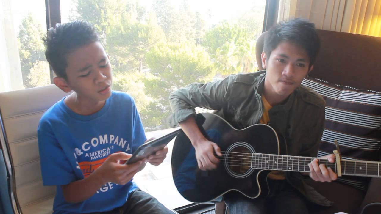 SOMEBODY I USED TO KNOW (GOTYE) cover by Aldrich and James