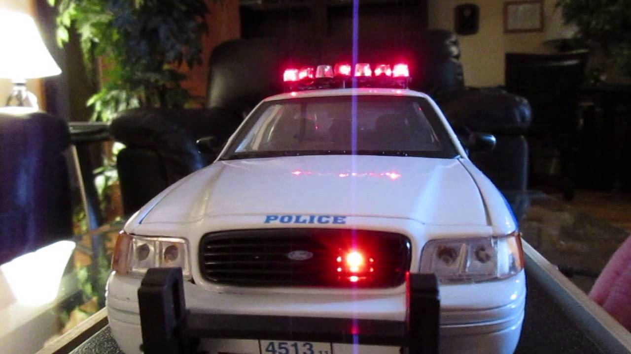 1/18 Scale NYPD Diecast Crown Victoria with Vision SLR Type Rotating Lightbar (Rotators)