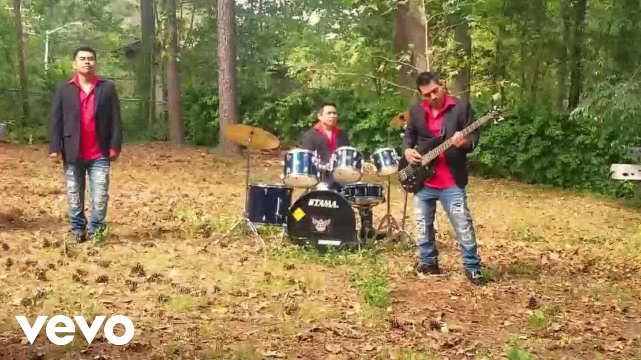GRUPO ZONA ALTA DE OAXACA - MALDITA POBREZA (Official Music Video)