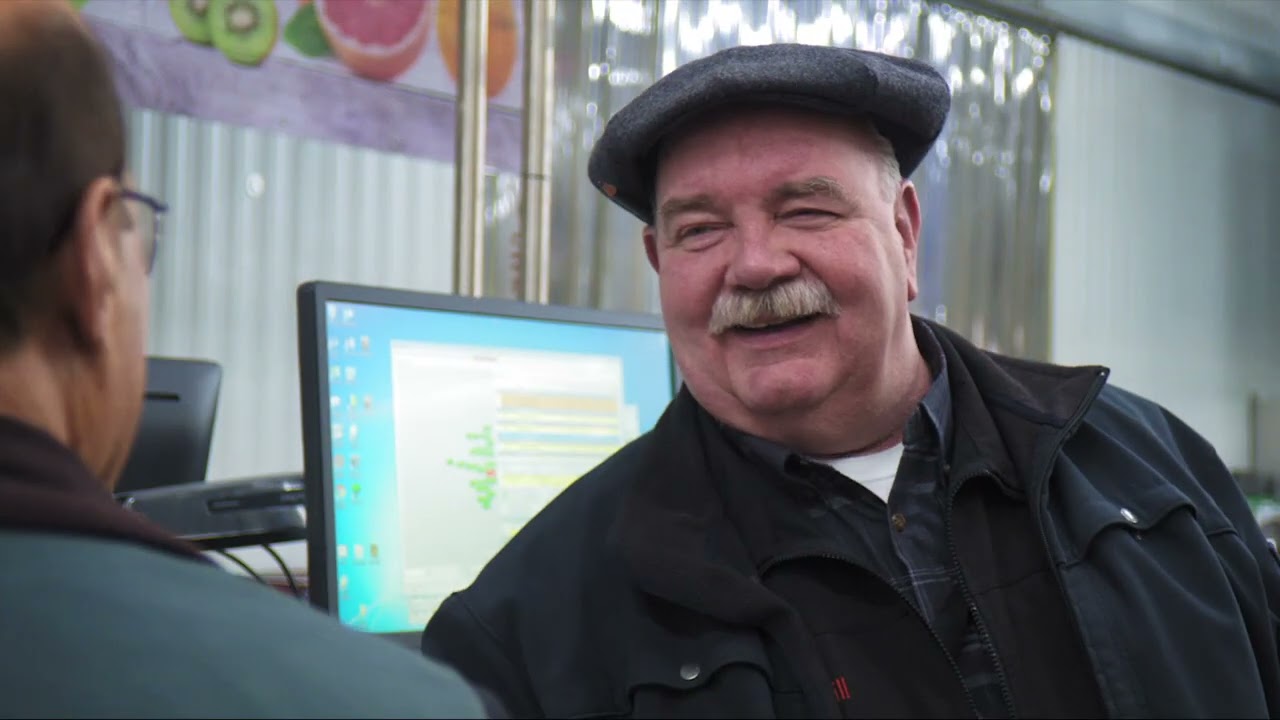 The Grocer | Driscoll's One Family, One Earth™