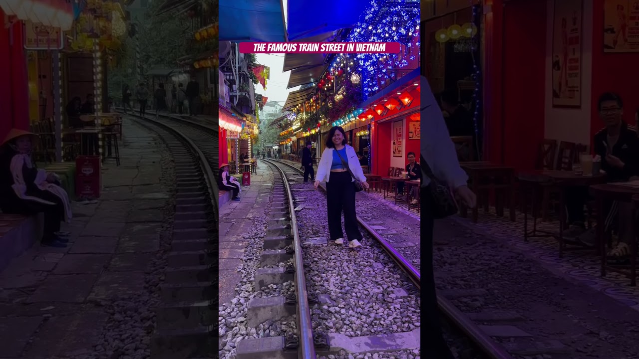 #indianinvietnam #indiatovietnam #trainstreet #punetovietnam