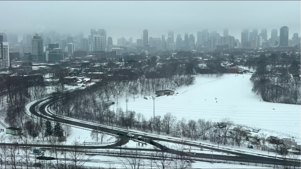 Toronto LIVE Weather: Snow! City Skyline Views