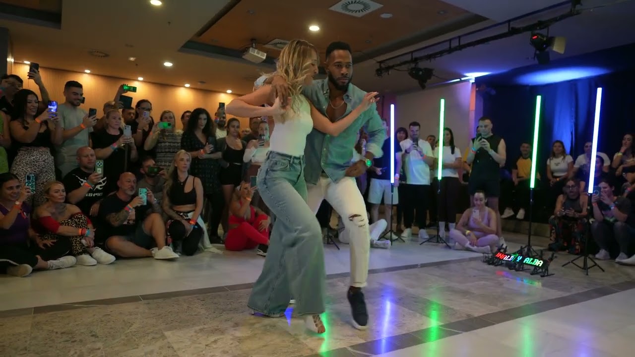 Ronald y Alba Sobretodo Bachata 2025