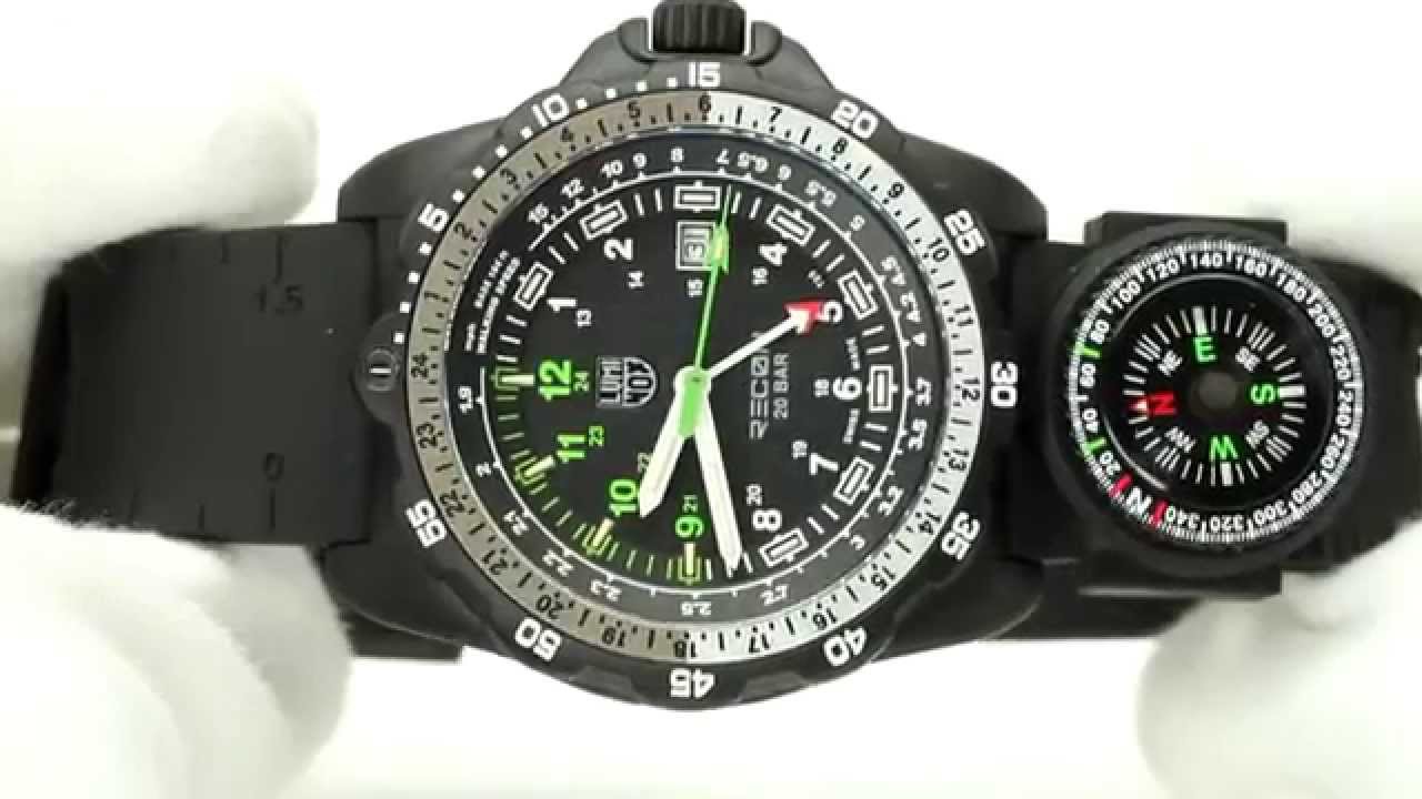 Hands On With The Men's Luminox Recon NAV SPC A.8832.MI