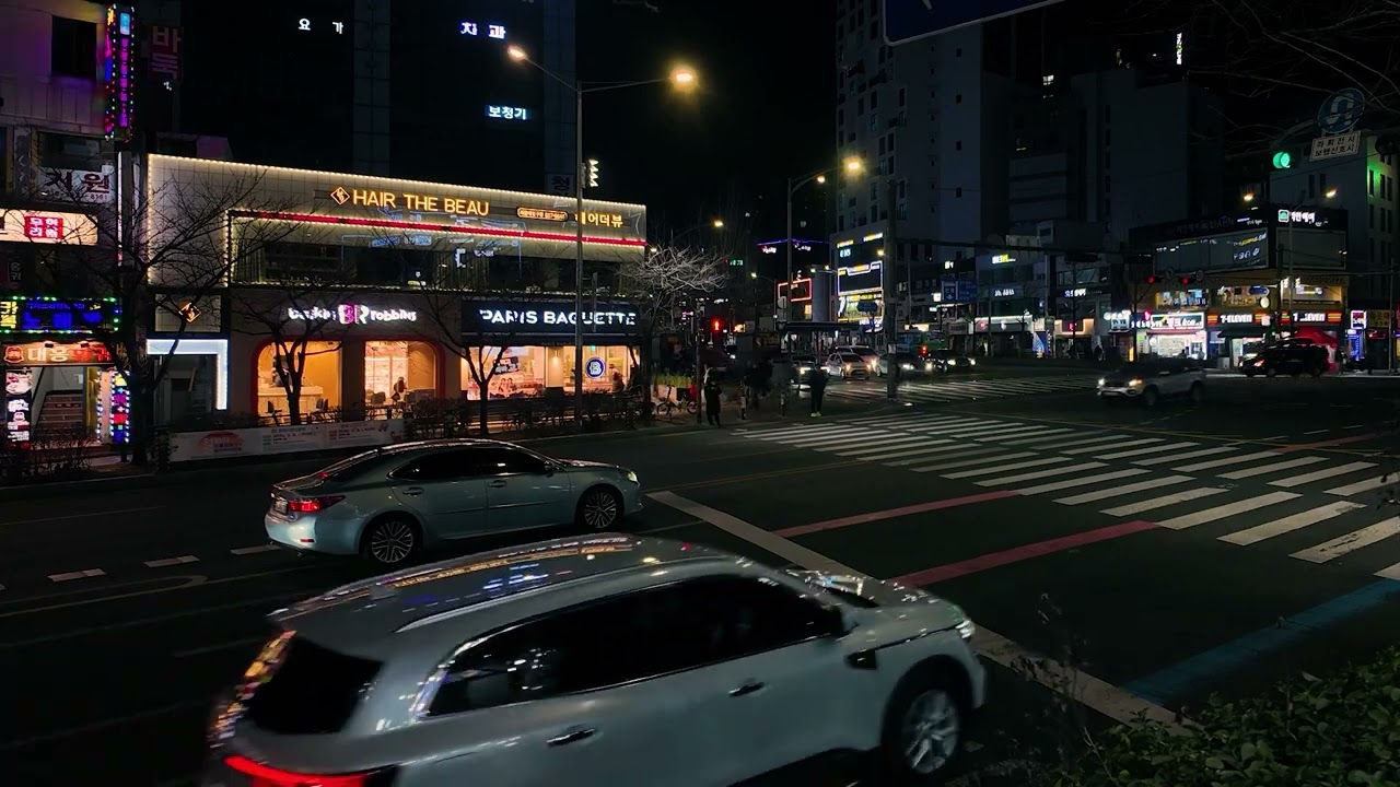 City Sounds and Traffic Ambience ASMR for Sleep and Study | Relaxing City at Night