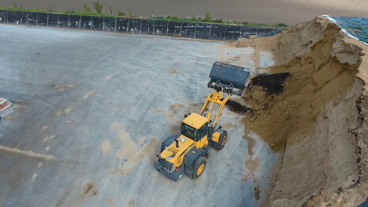Fütterung Biogasanlage 311 (feeding biogas plant 311) (DJI Phantom 4) www.bio-tec.eu