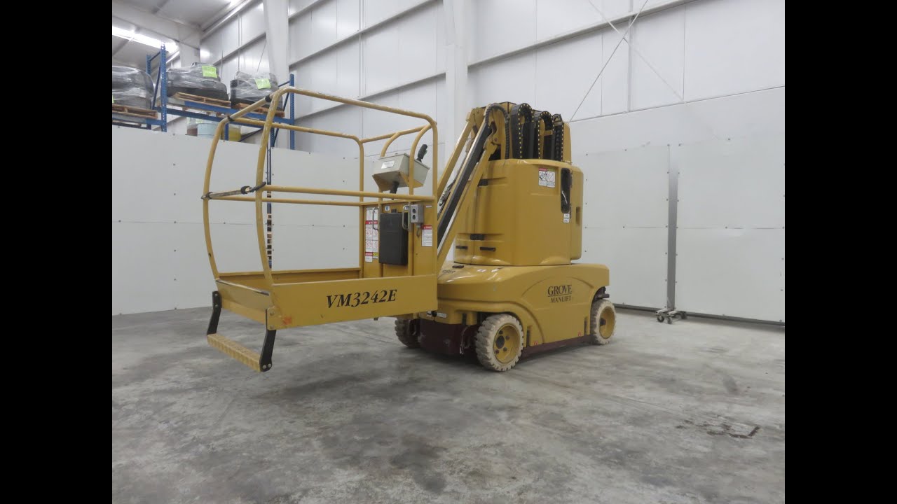 Como Operar o Manejar una Plataforma Eléctrica Articulada Marca GROVE Modelo VM3242E de 500 Libras