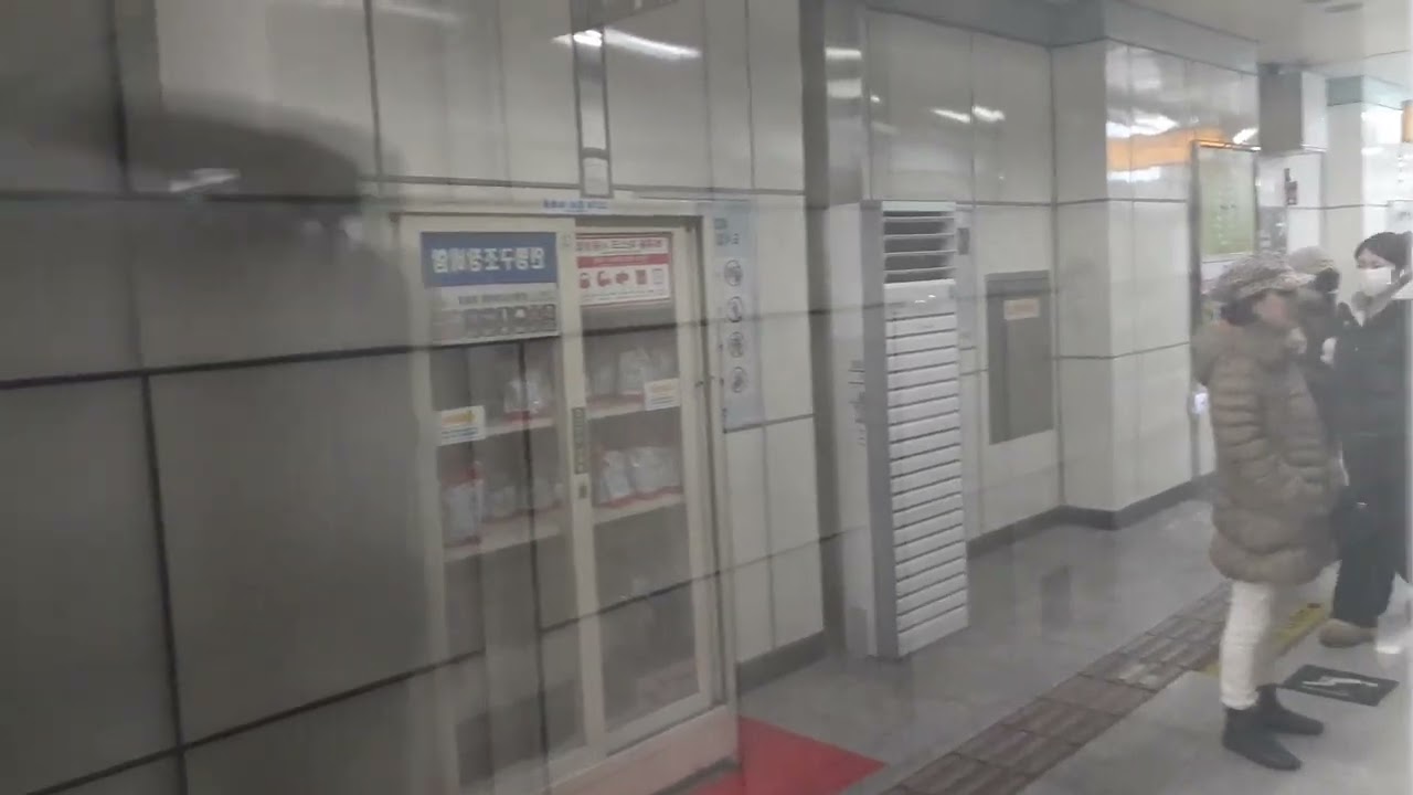 대구2호선 문양발 영남대행 226편성 청라언덕역 진입