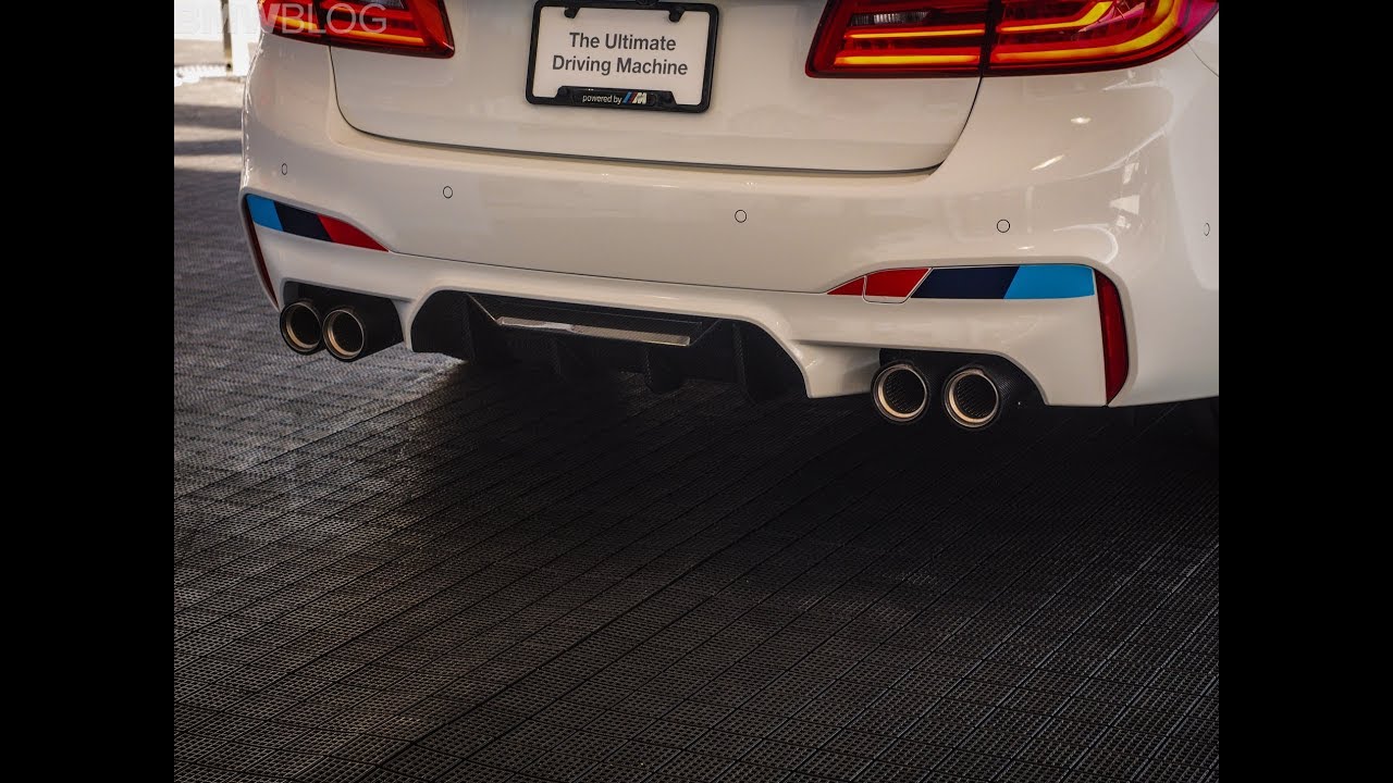 BMW M5 M Performance sound - cold start, revs