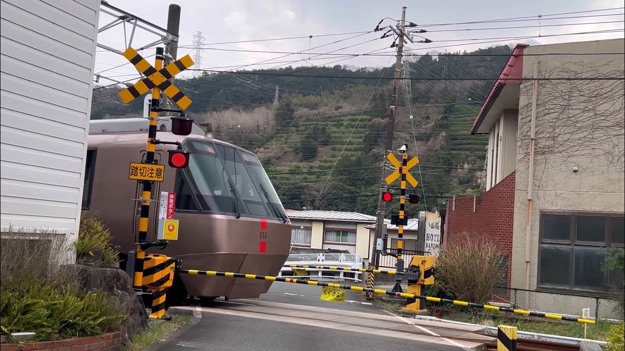 箱根登山鉄道　入生田車庫踏切
