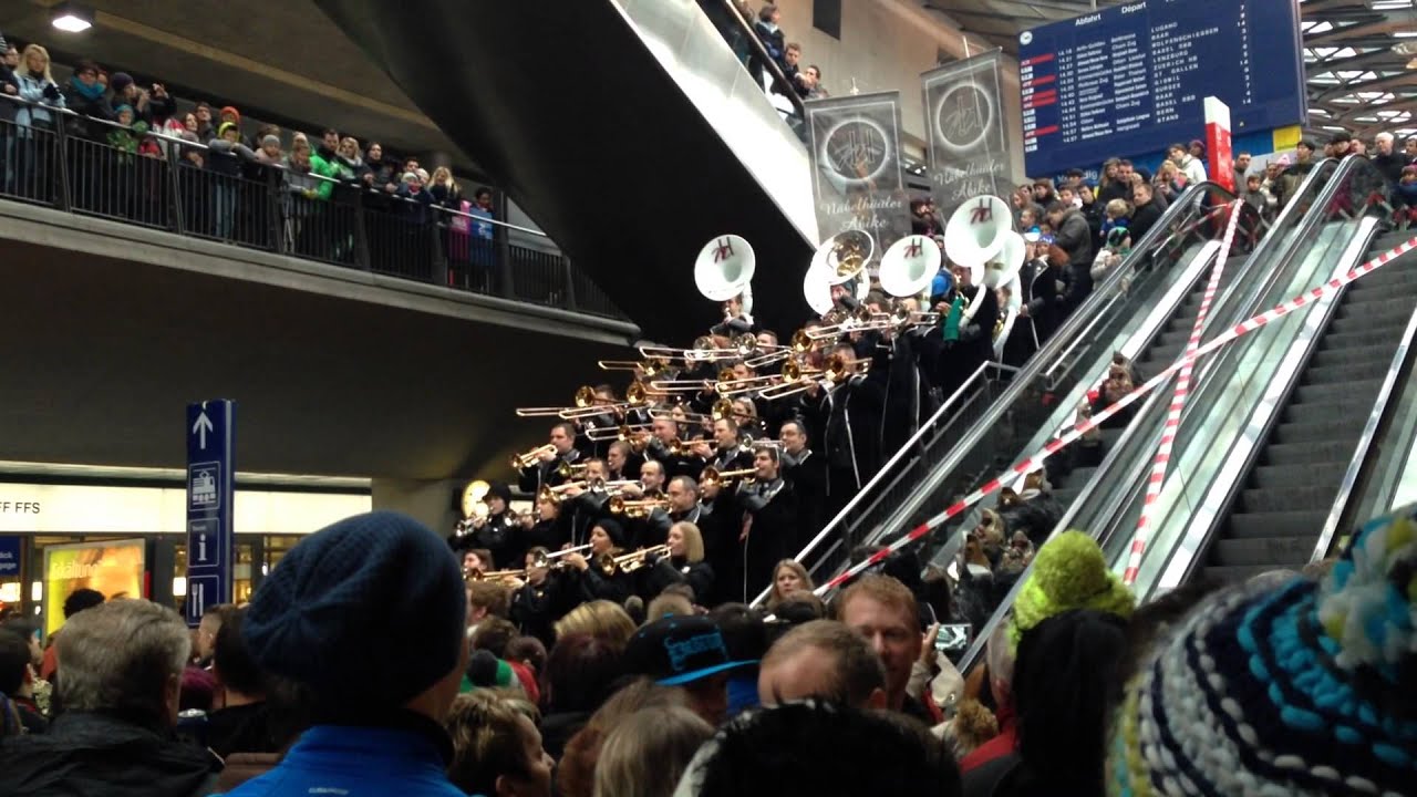 Näbelhüüler - Toto - Bahnhof-guuggete 2014