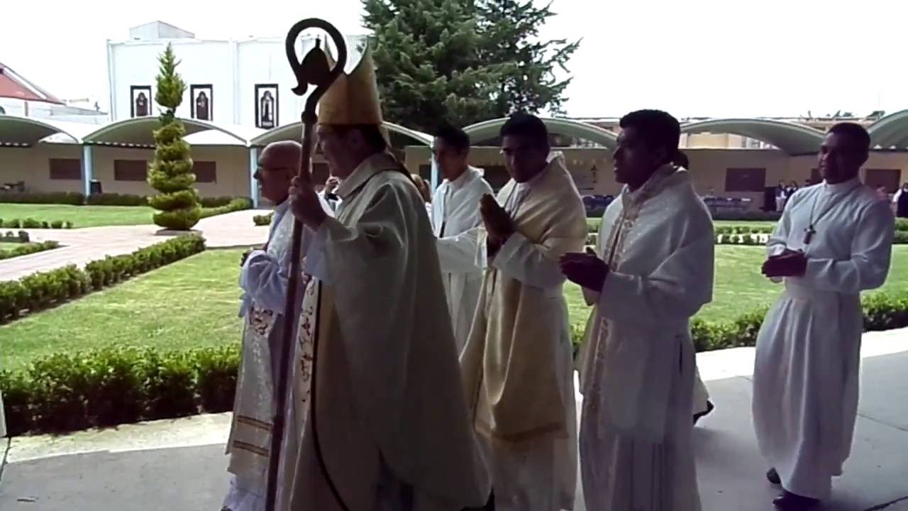 Procesi&oacute;n de entrada. Ordenaciones Diaconales y Sacerdotales 2016, Campo Misi&oacute;n
