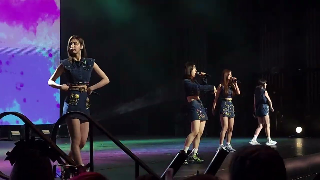 NMIXX - abcdefu (GAYLE cover) - Fancam KCON Chicago IL 2022.05.20