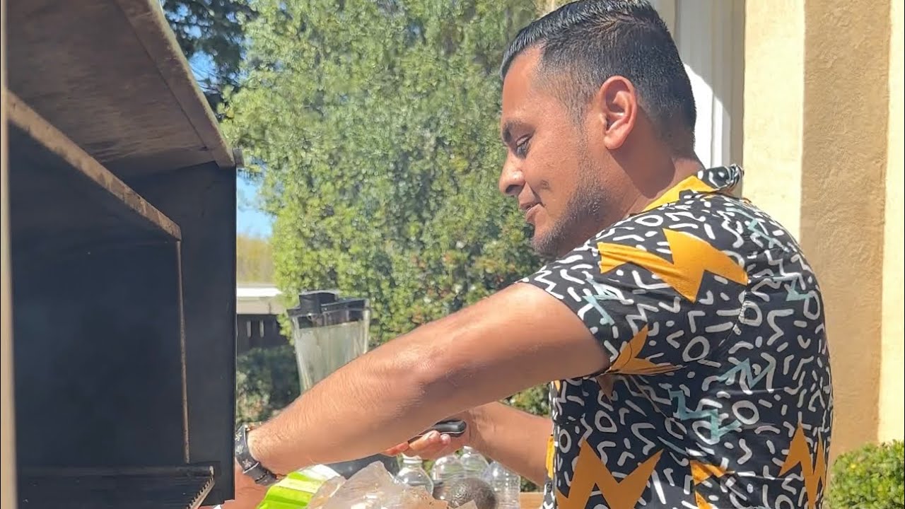 Haciendo una carnita azada,un pollo asado con chorizo y unas ricas quedasillas - Jose Torres 2023