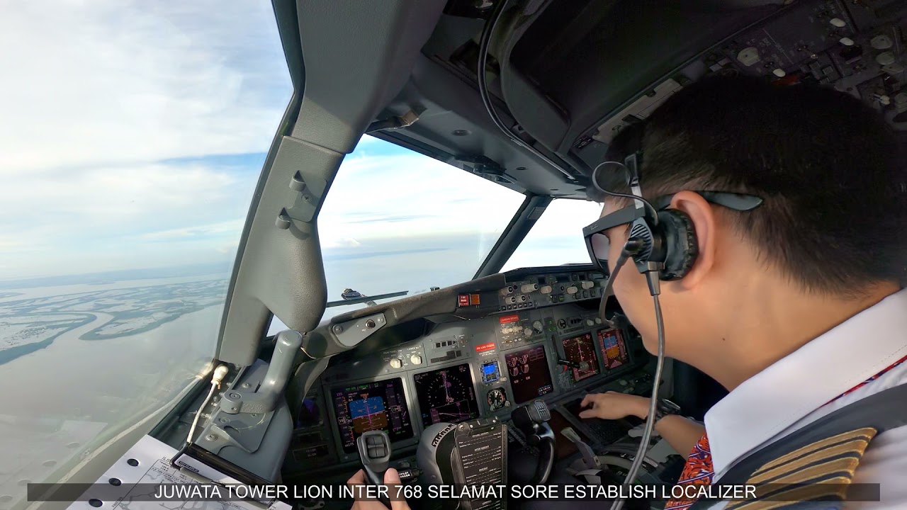 TARAKAN // COCKPIT VIEW + FULL COMMUNICATION PILOT WITH ATC