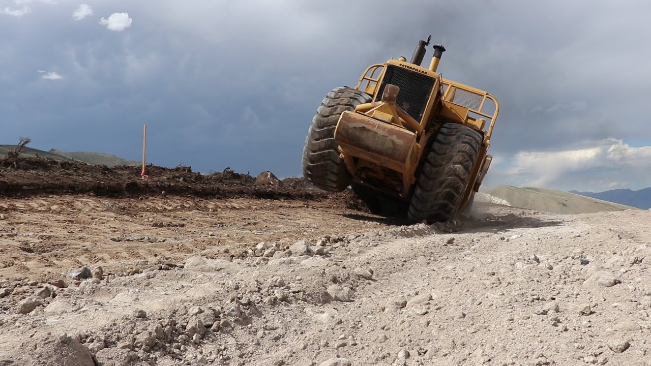 How To Cut Three To One Slopes With A CAT 637C
