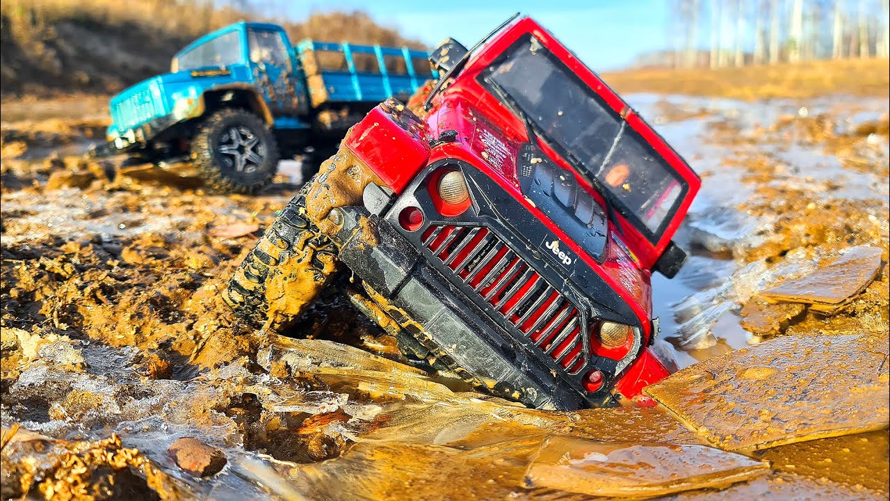 GAZ 3308 Rescues JEEP WRANGLER RUBICON From The Mud | RC Cars Action Offroad