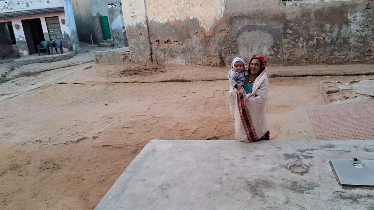 Chhota Sa baccha camera dekar Sharma Gaya