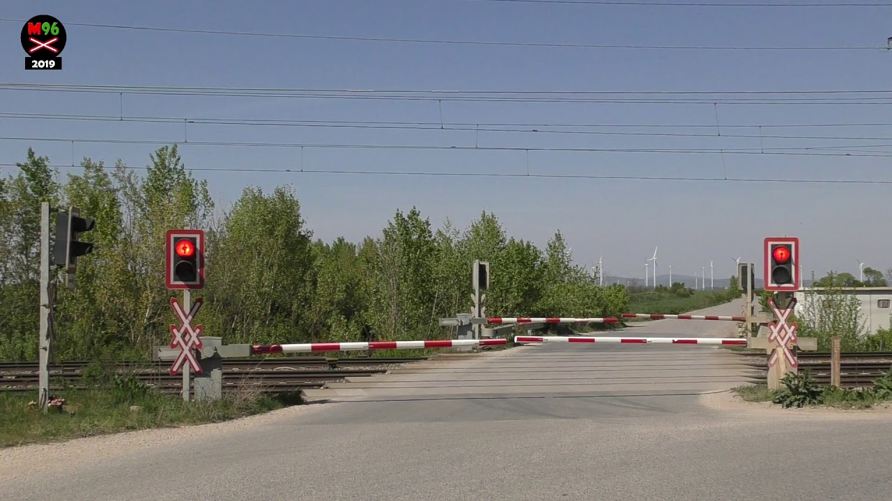Eisenbahnkreuzung Parndorf #2 (A) - 20.4.2019 / Železniční přejezd / Austrian railroad crossing